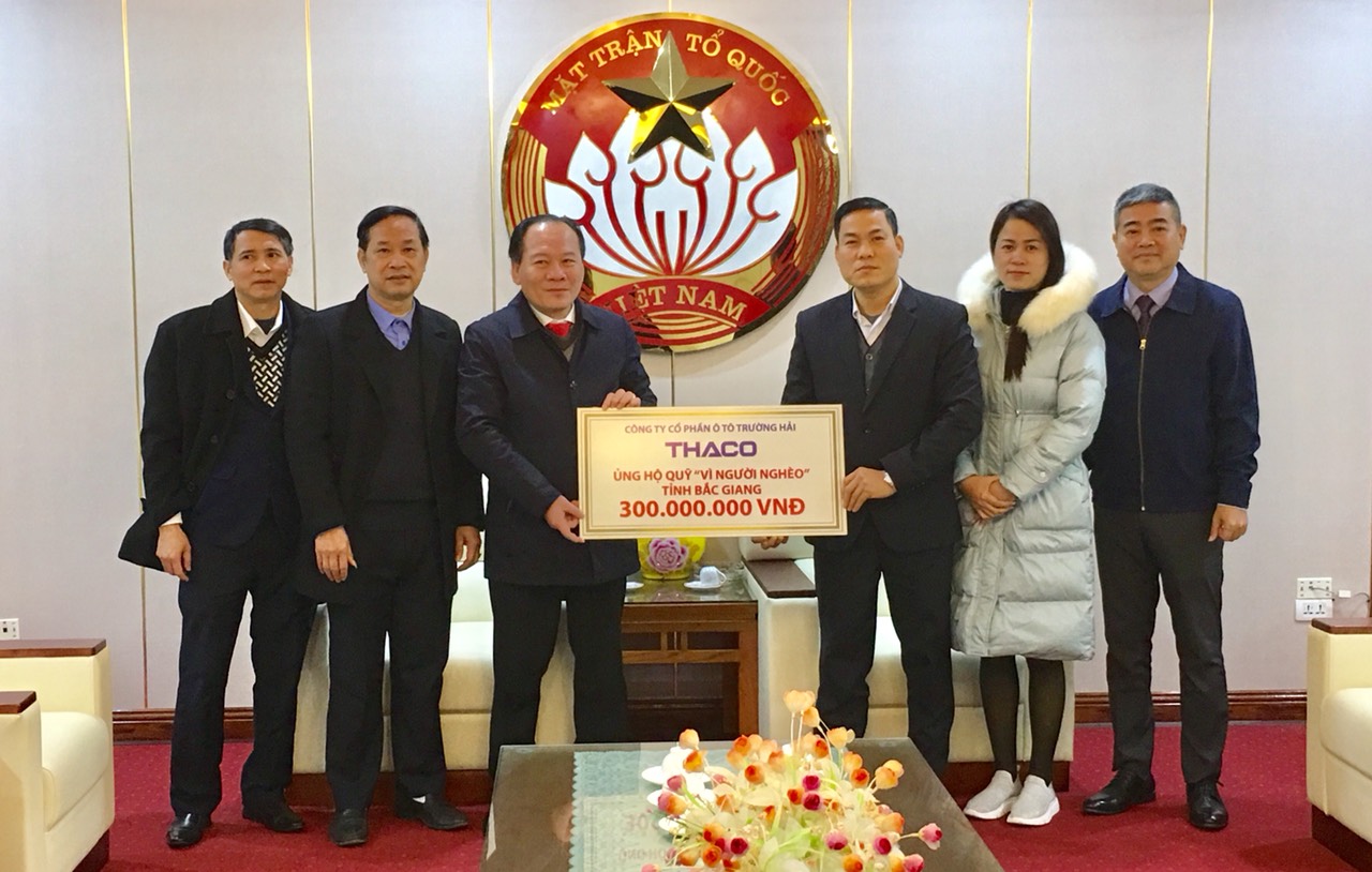Công ty Cổ phần Ô tô Trường Hải Thaco ủng hộ Quỹ người nghèo tỉnh Bắc Giang
